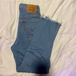 Levi’s Mom Jean Frayed